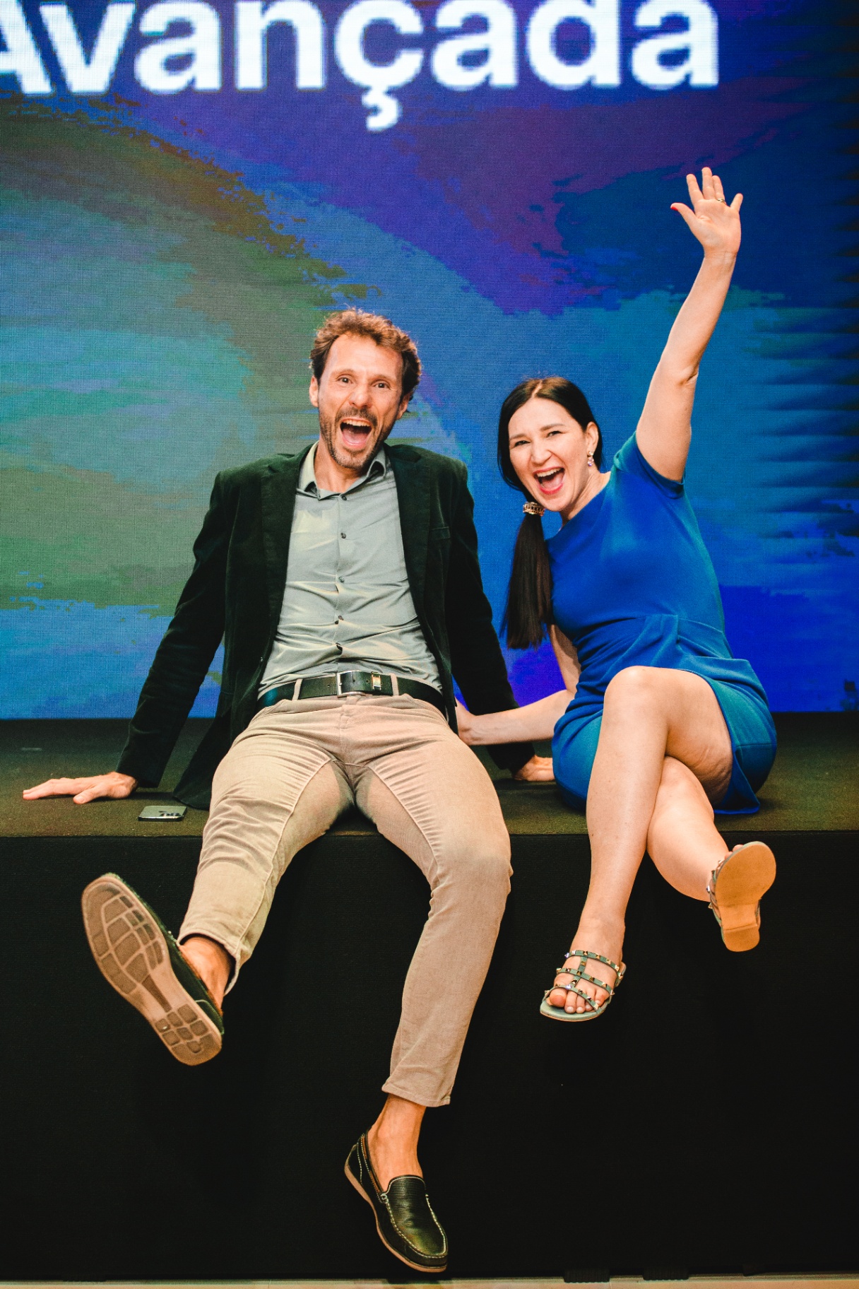Gabriel de Carvalho e Gisele Hedler no palco